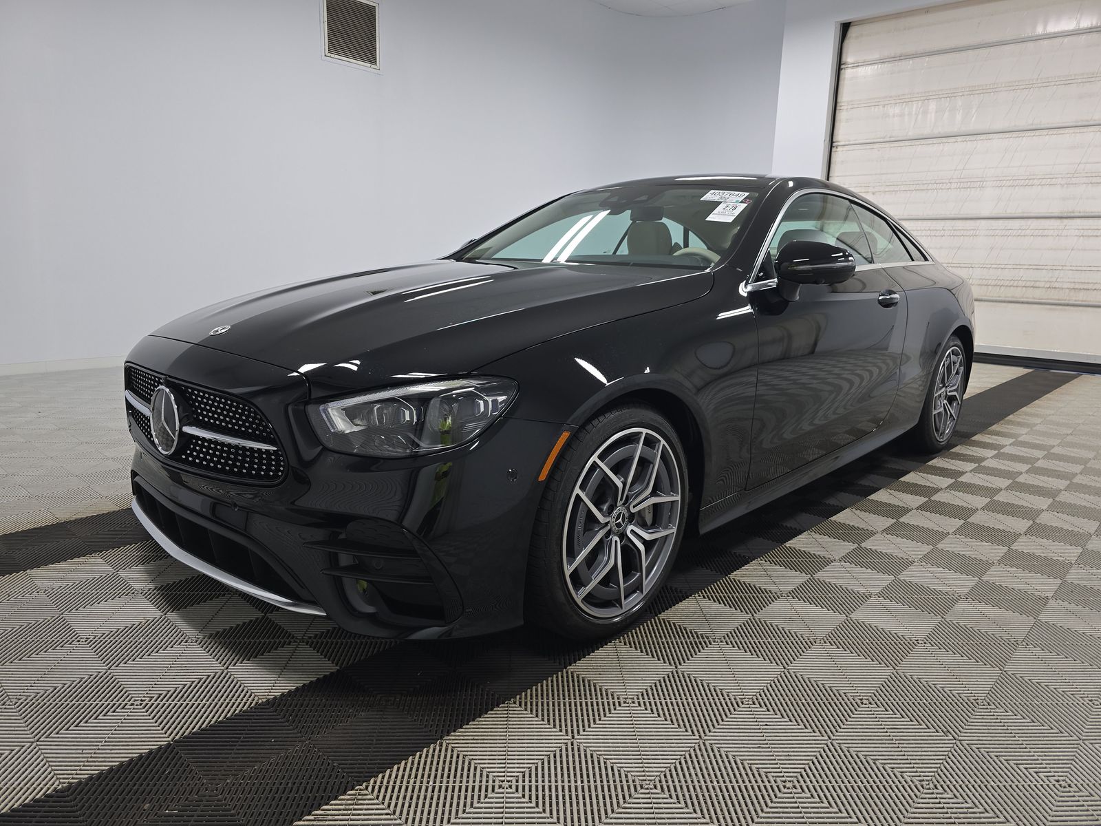 MERCEDES-BENZ E-CLASS - 1