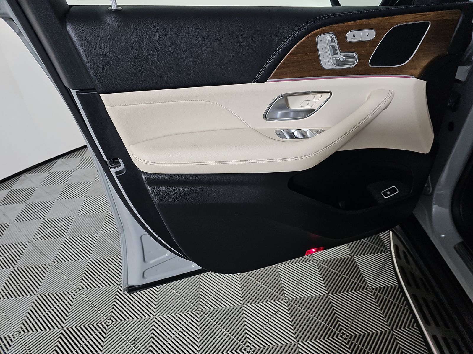 MERCEDES-BENZ GLE-CLASS - 10