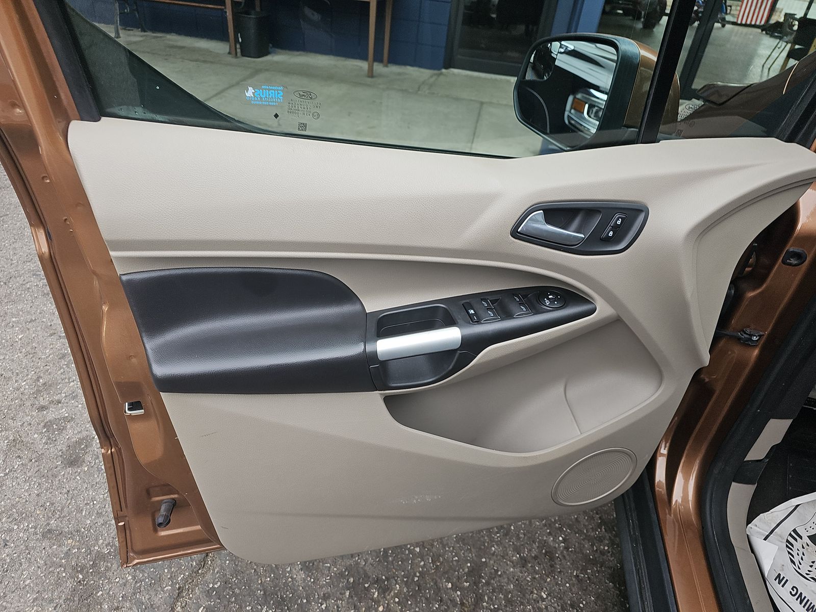 FORD TRANSIT CONNECT - 10