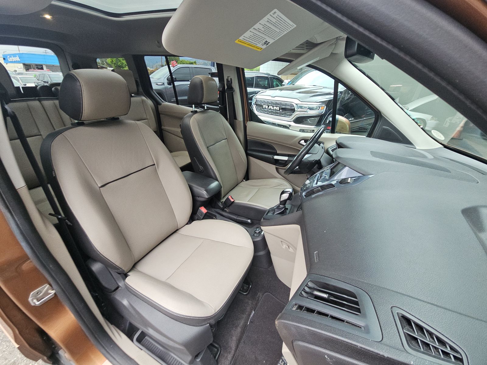 FORD TRANSIT CONNECT - 9