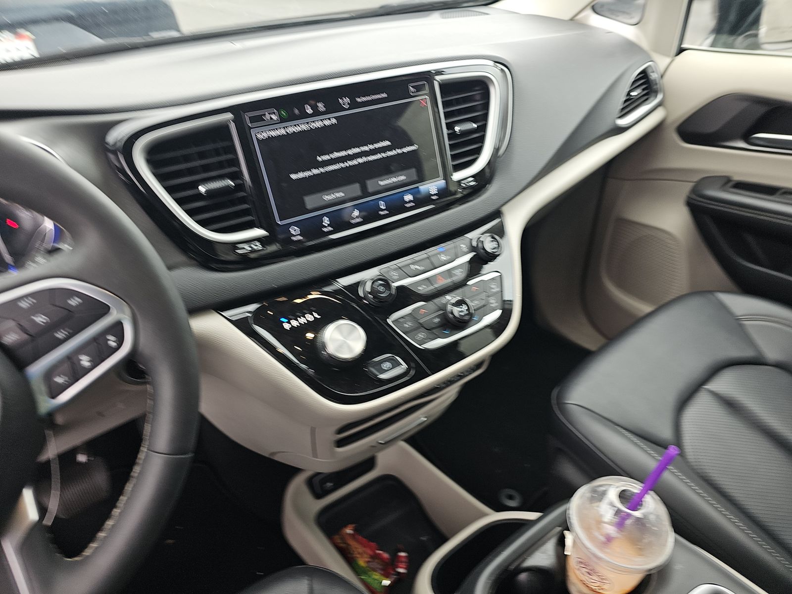 2024 Chrysler Pacifica Touring L FWD