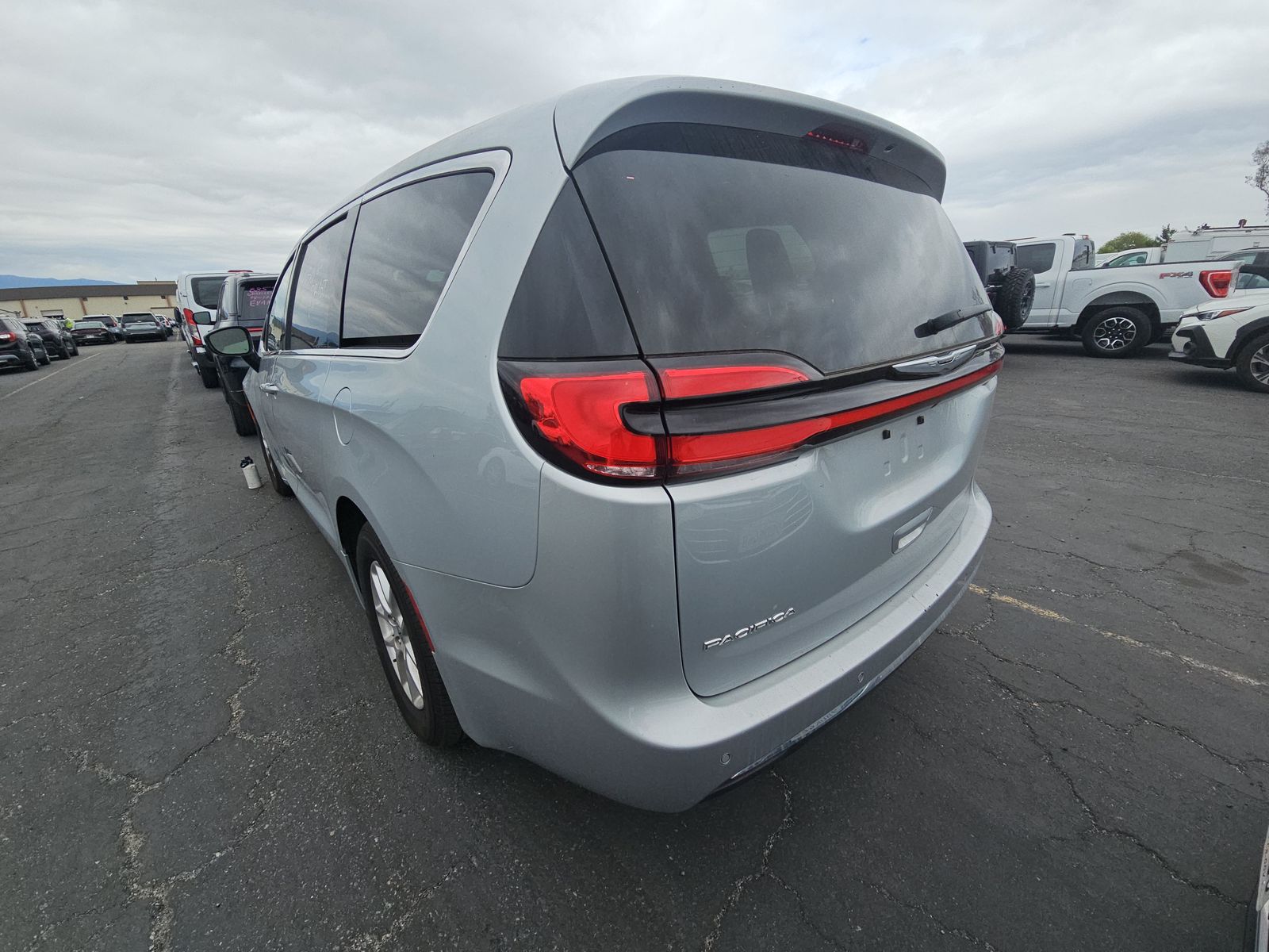 2024 Chrysler Pacifica Touring L FWD