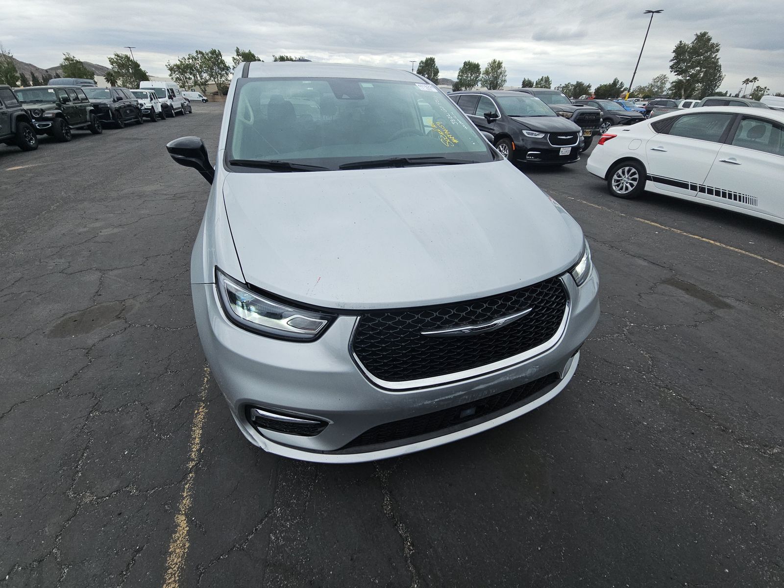 2024 Chrysler Pacifica Touring L FWD