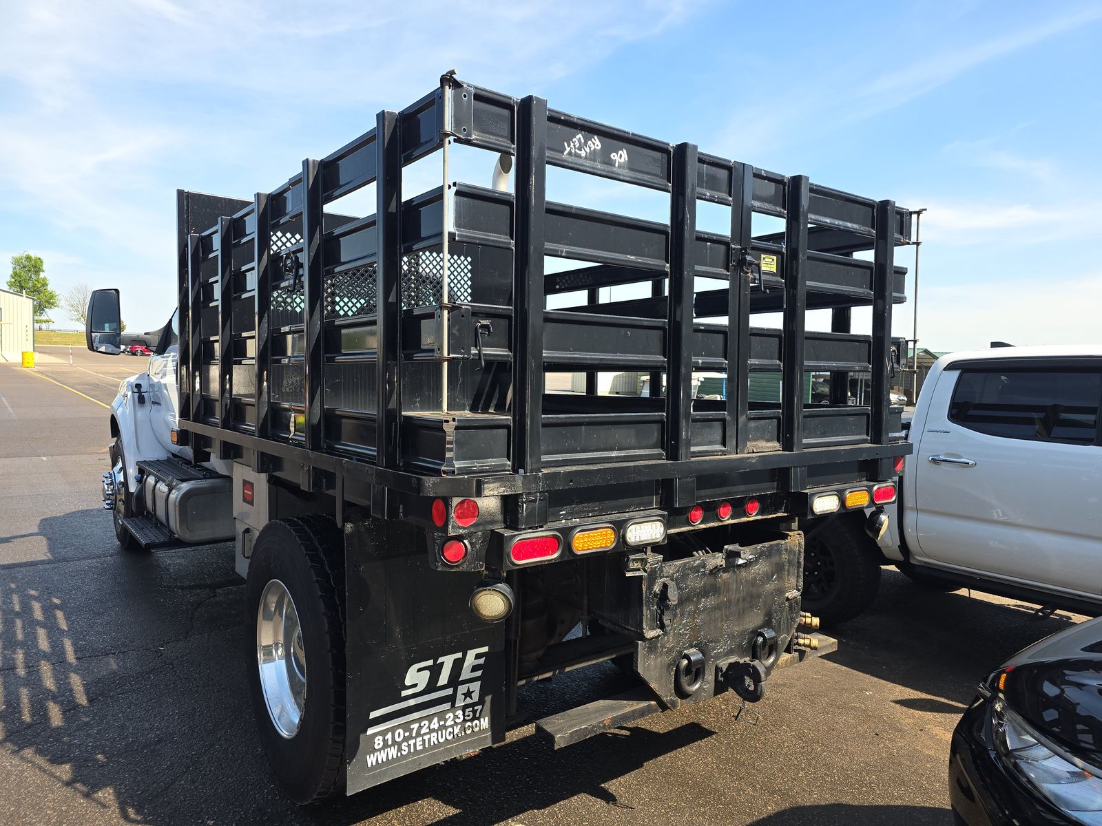 FORD F-750 - 6