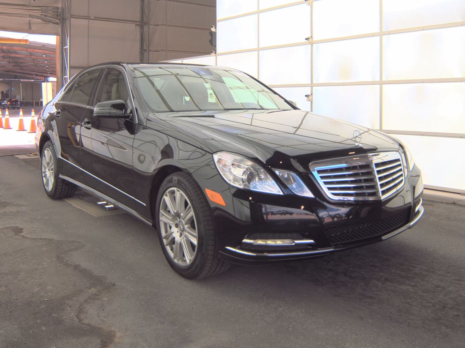 MERCEDES-BENZ E-CLASS - 4