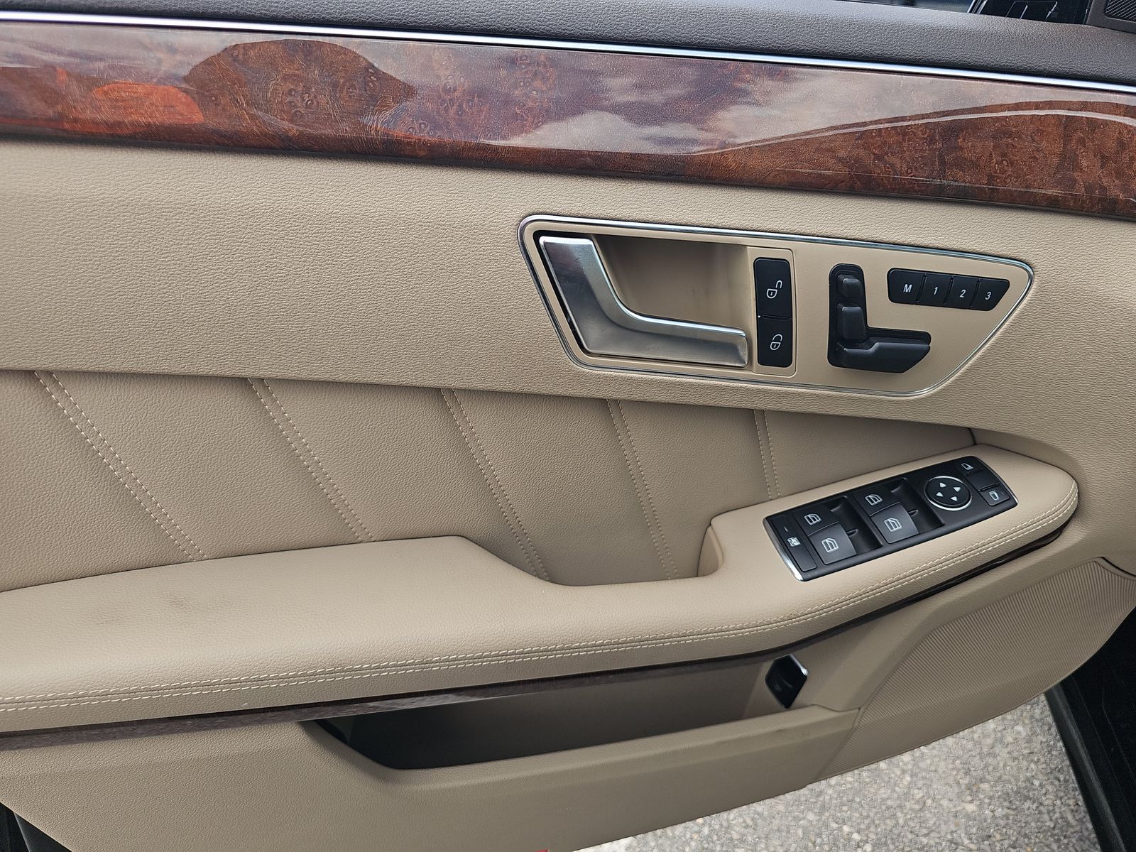 MERCEDES-BENZ E-CLASS - 10