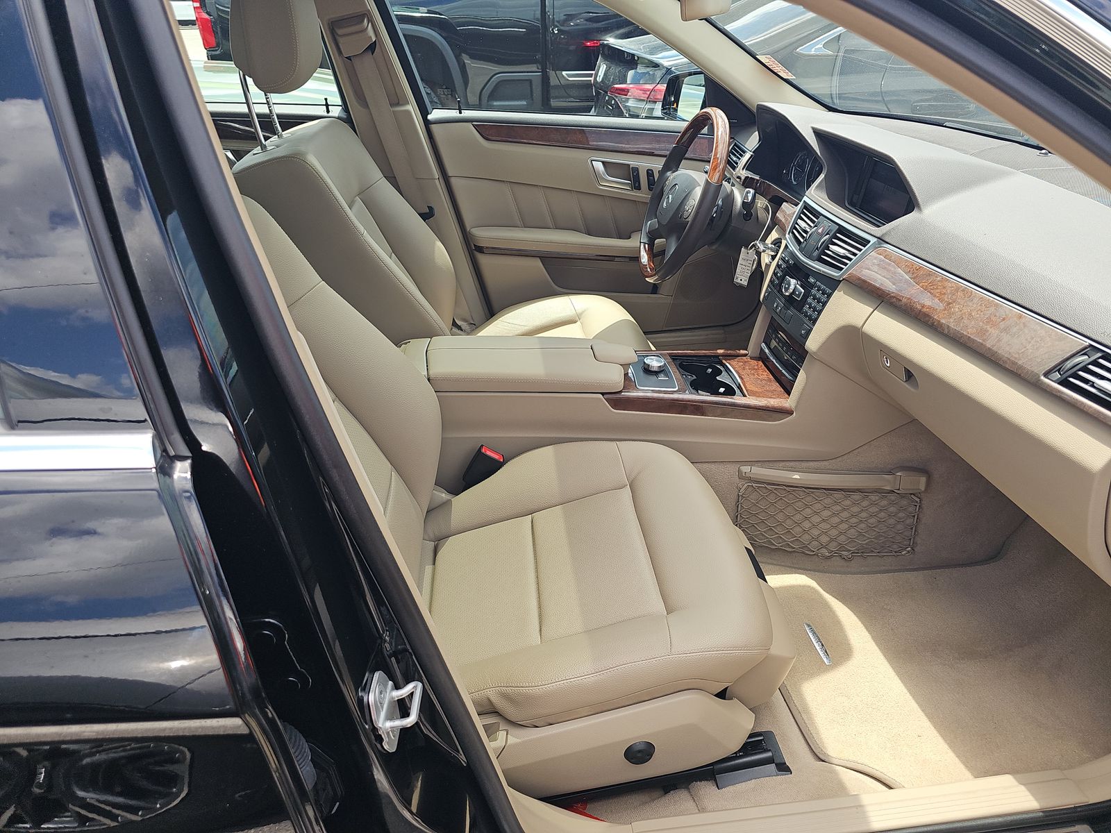 MERCEDES-BENZ E-CLASS - 9