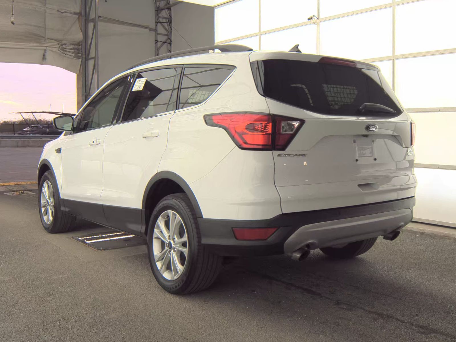 FORD ESCAPE - 9