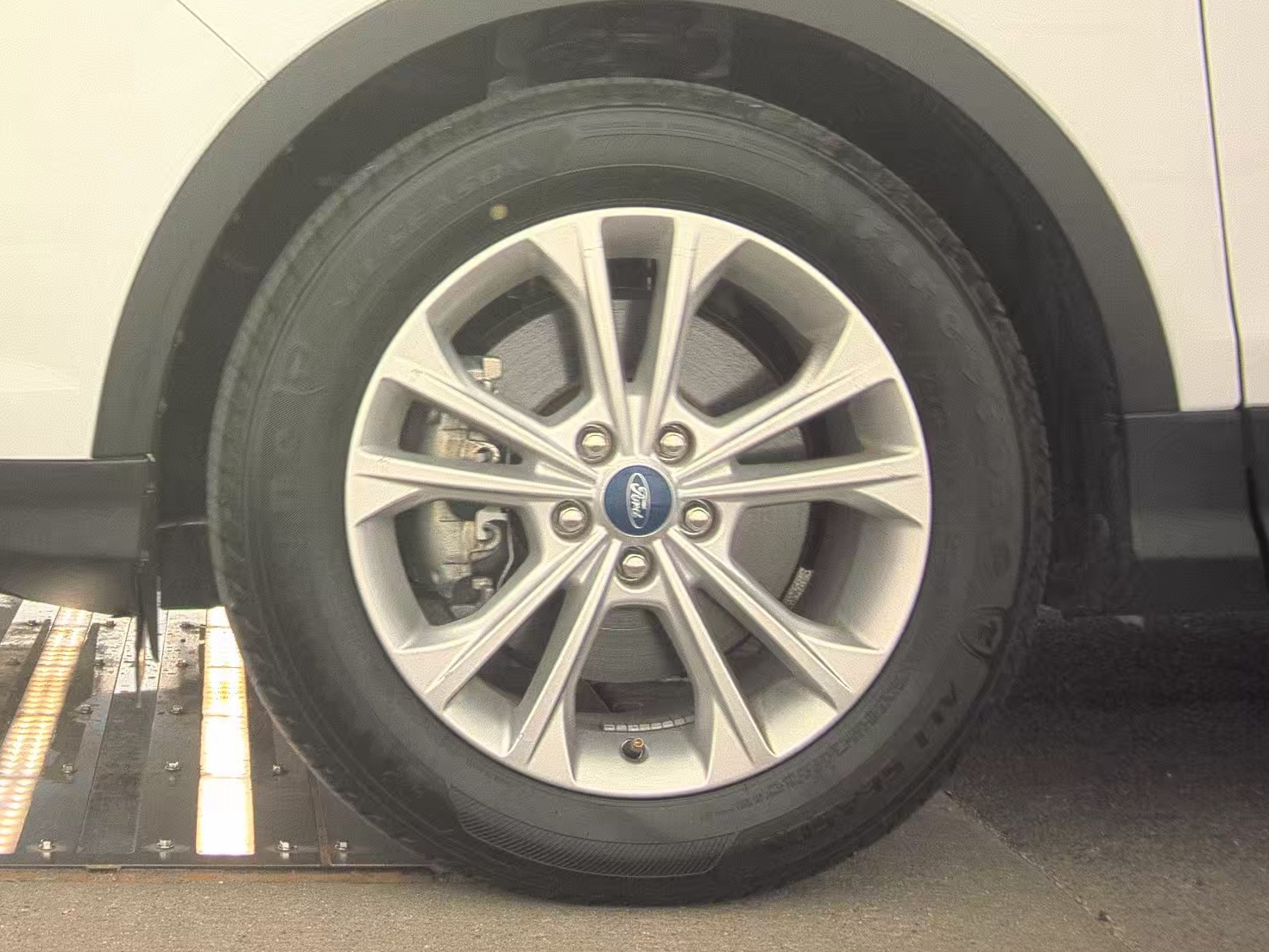 FORD ESCAPE - 10
