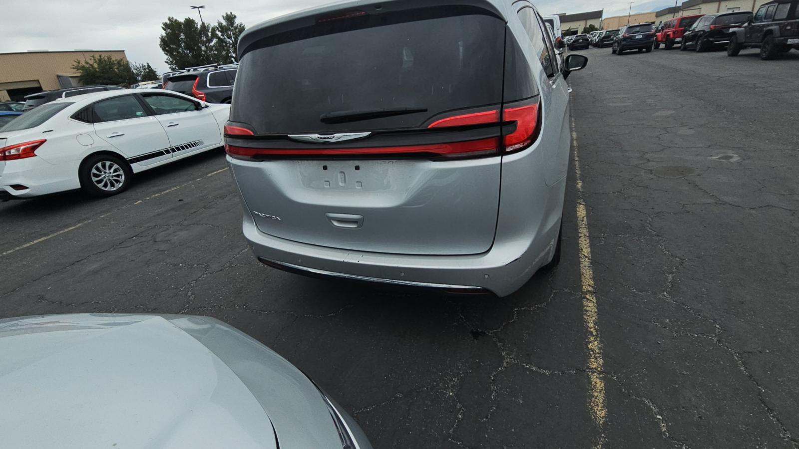2024 Chrysler Pacifica Touring L FWD