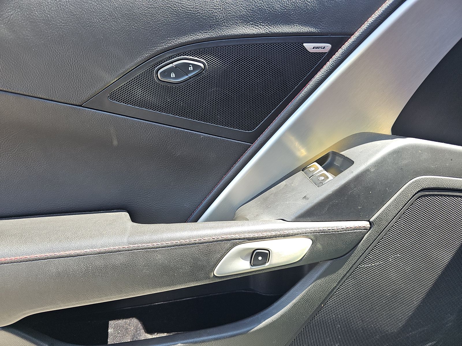 CHEVROLET STINGRAY - 10