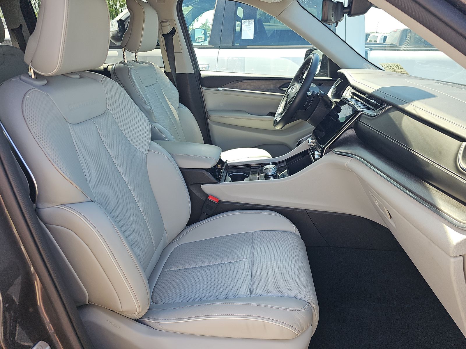 JEEP 4XE OVERLAND - 9