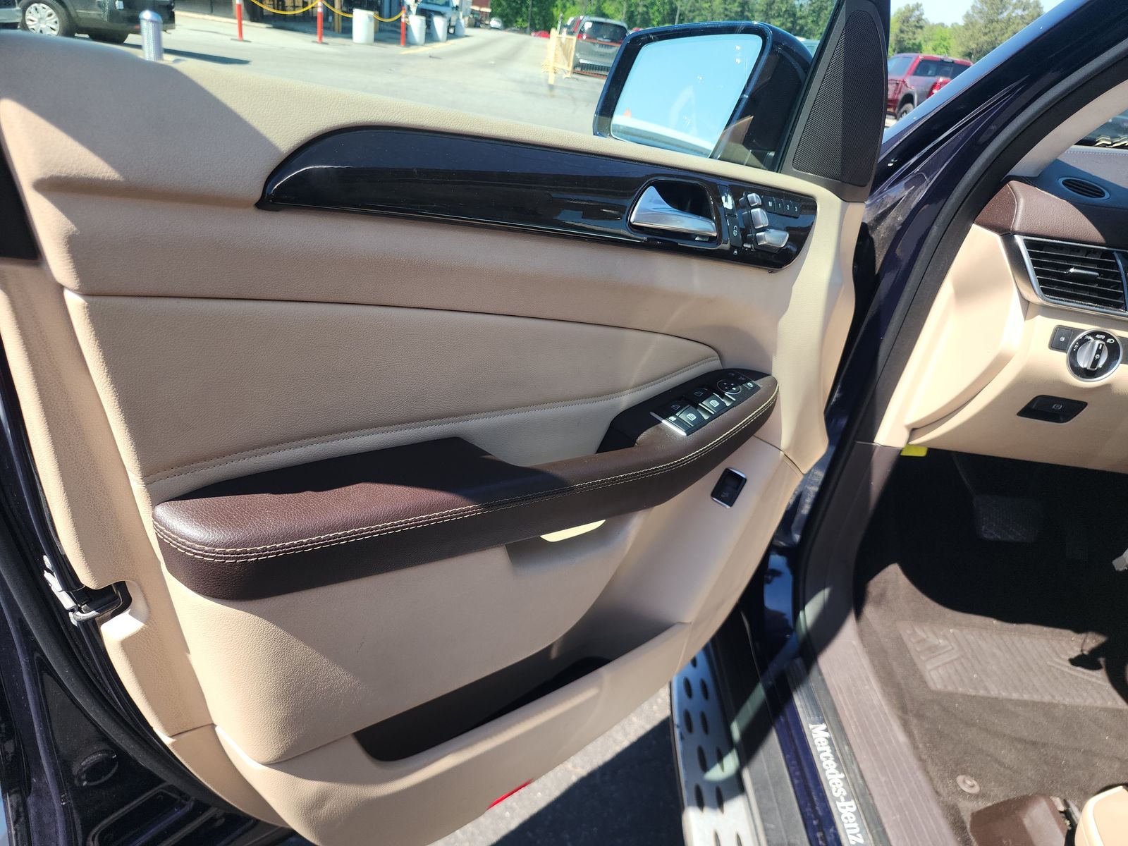 MERCEDES-BENZ GLS - 10