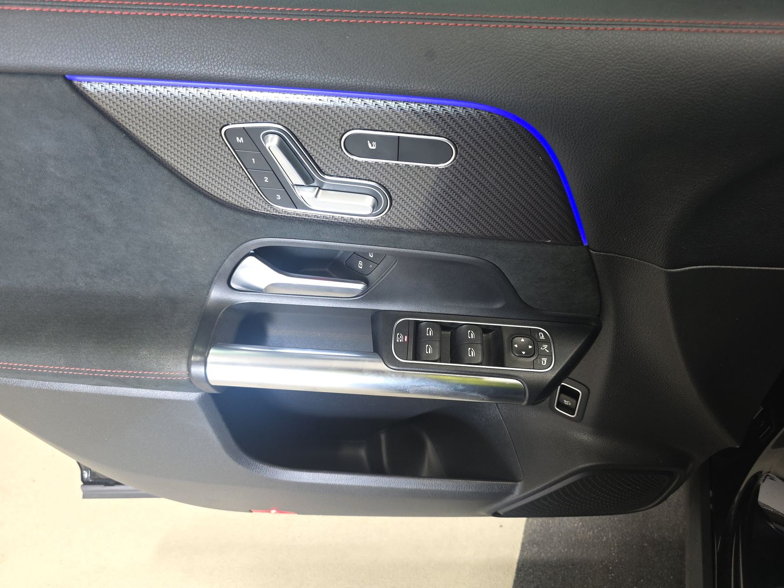 MERCEDES-BENZ GLA-CLASS - 10