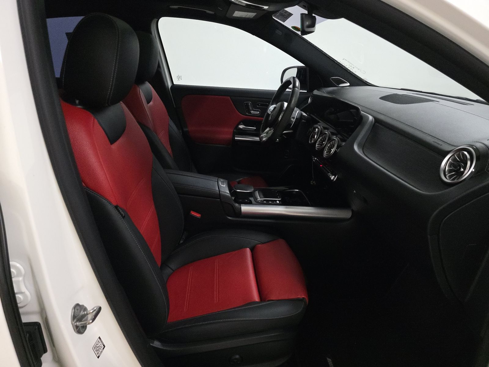 MERCEDES-BENZ GLA-CLASS AMG - 9