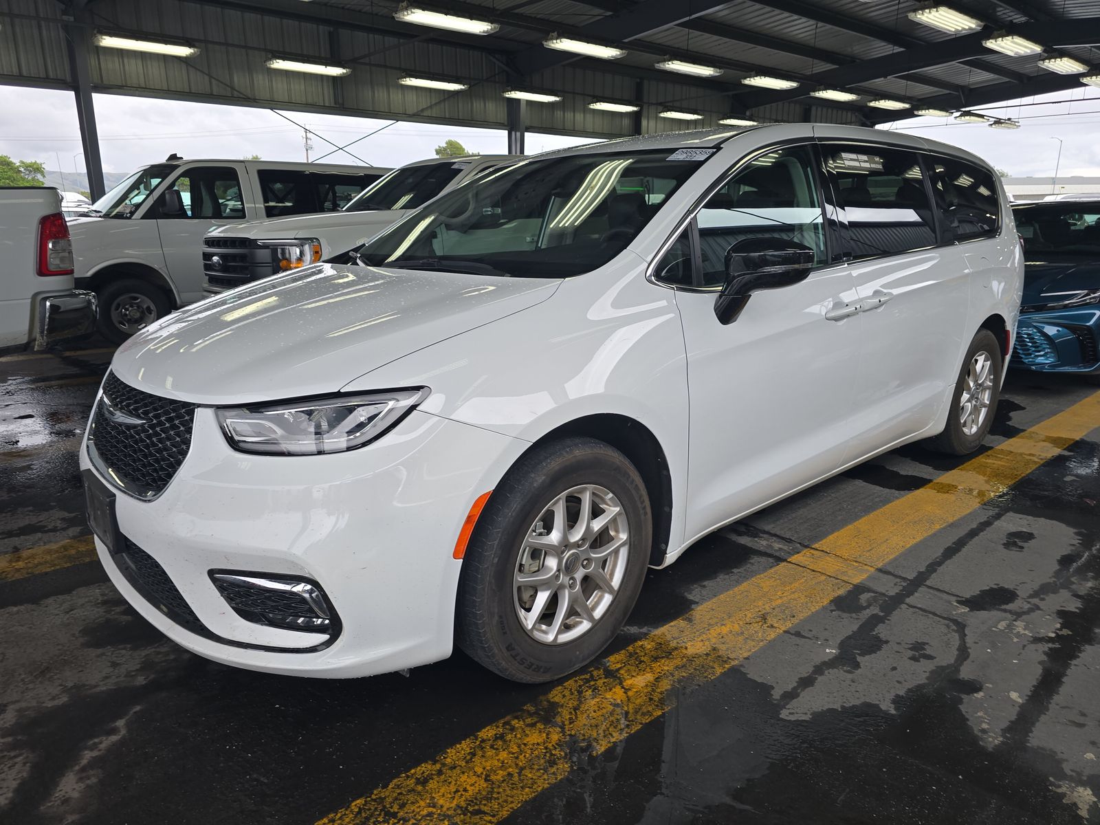 2024 Chrysler Pacifica Touring L FWD