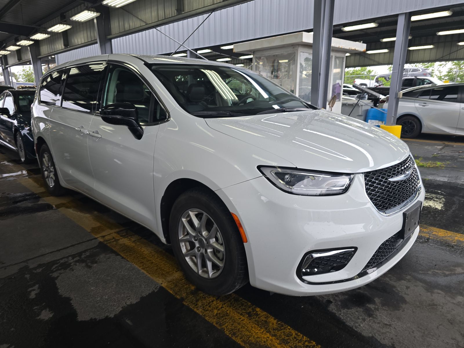 2024 Chrysler Pacifica Touring L FWD