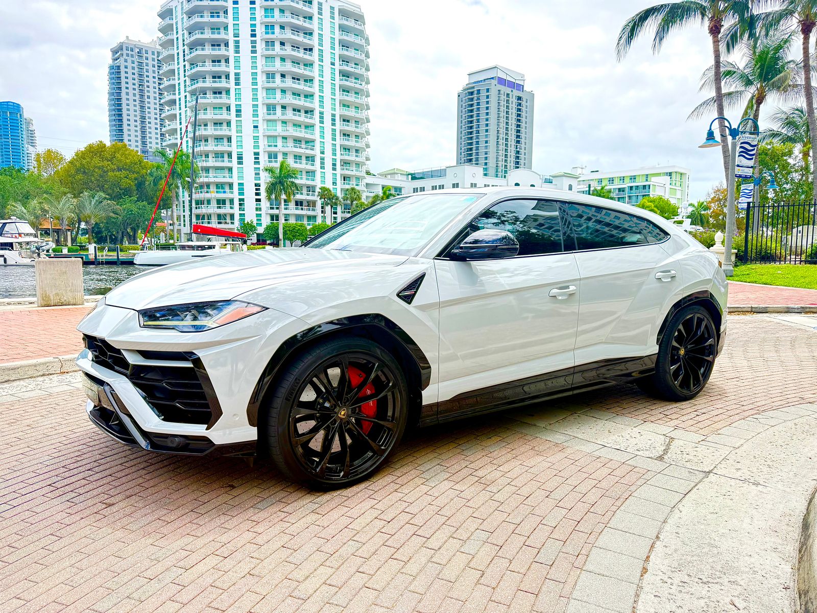 2022 Lamborghini Urus Base AWD