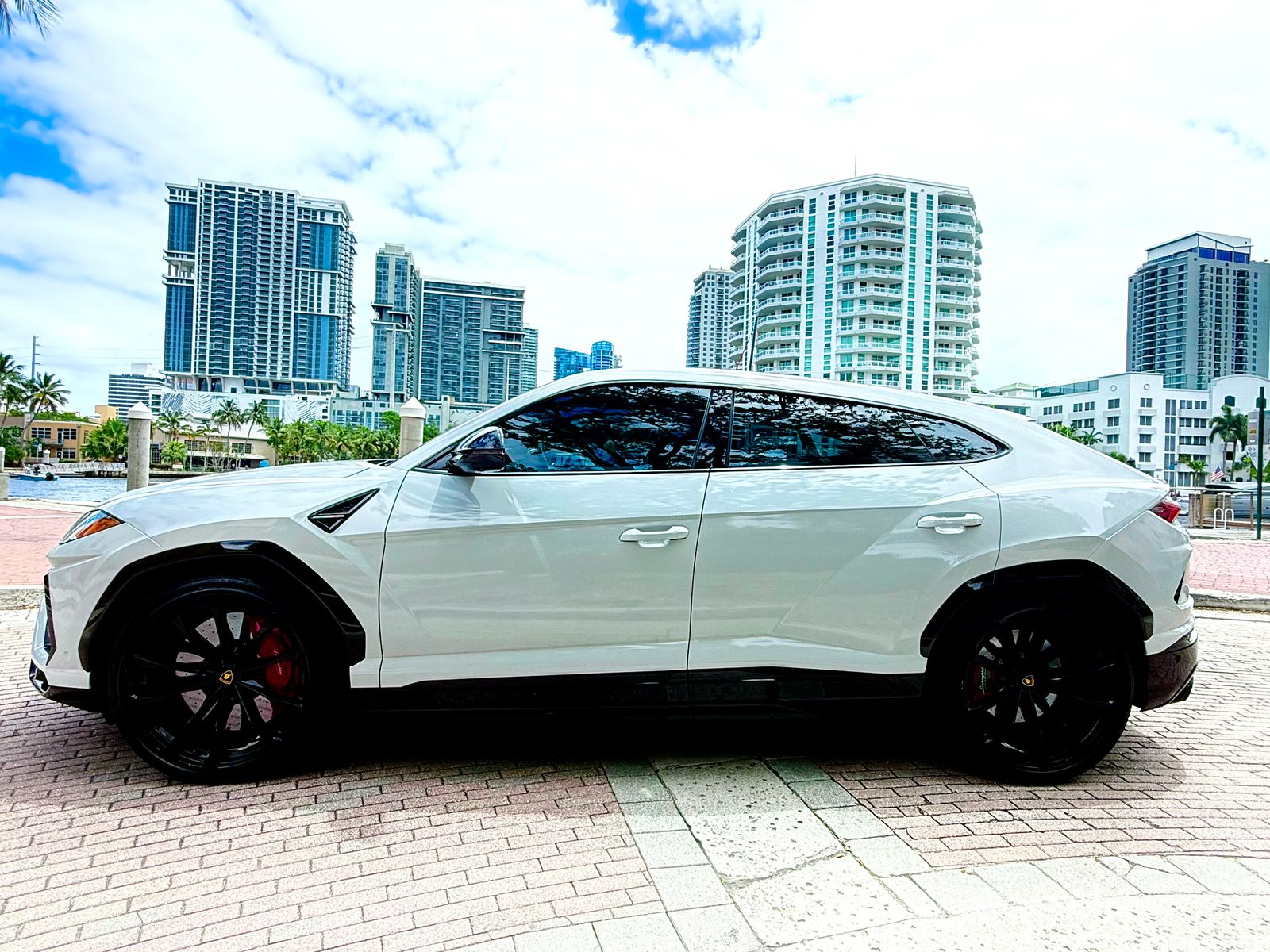 2022 Lamborghini Urus Base AWD