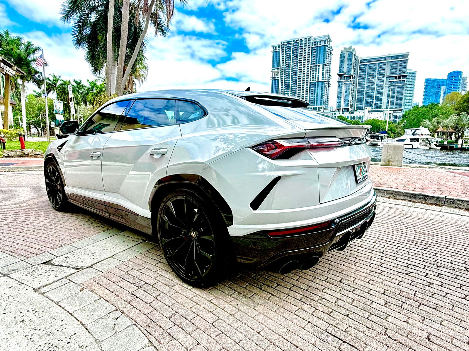 2022 Lamborghini Urus Base AWD