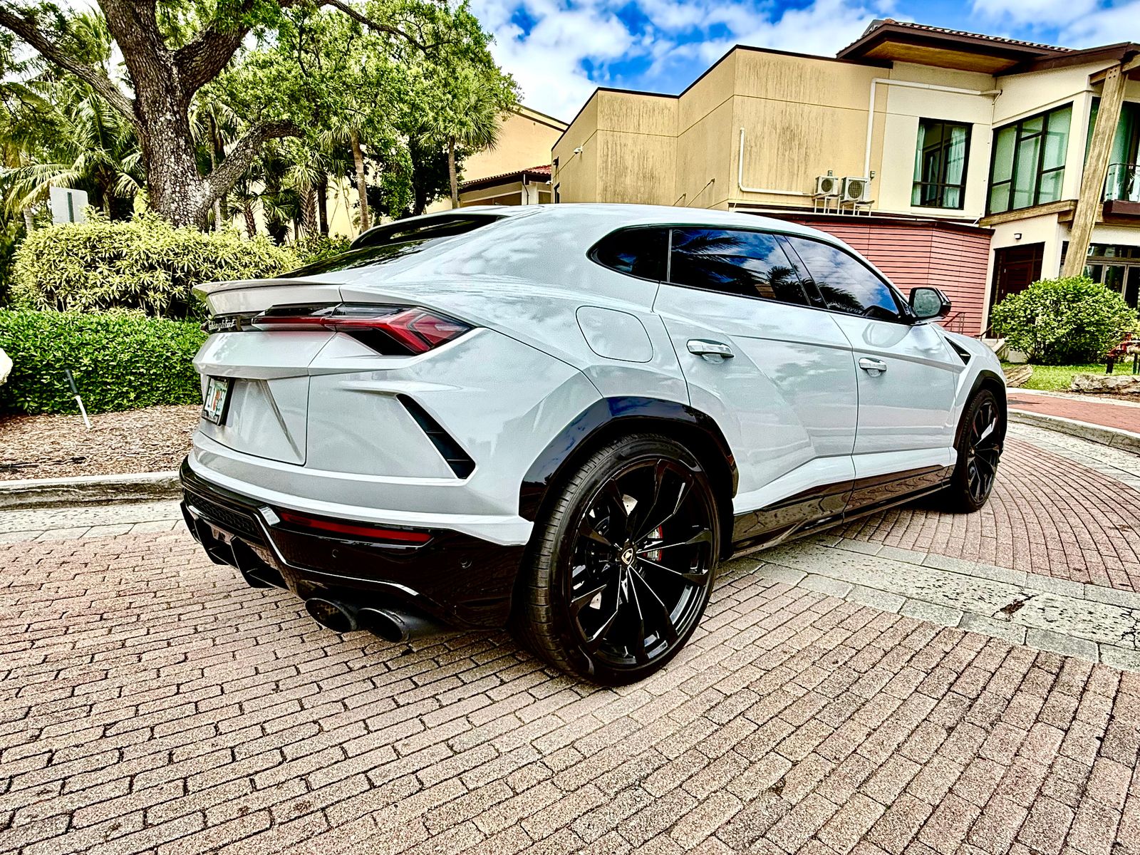 2022 Lamborghini Urus Base AWD