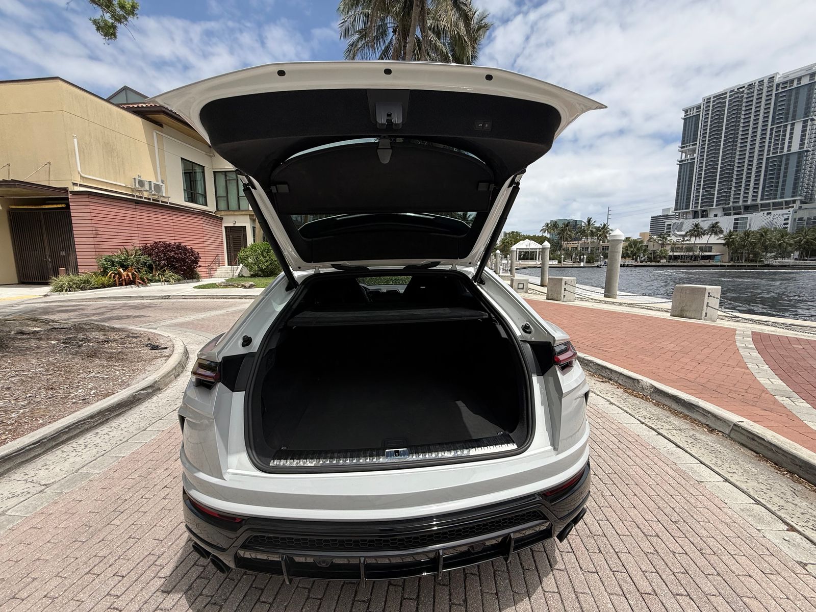 2022 Lamborghini Urus Base AWD