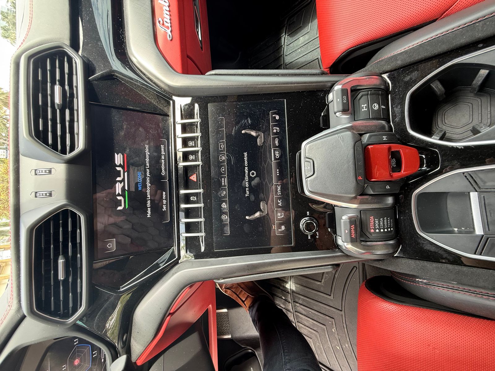 2022 Lamborghini Urus Base AWD