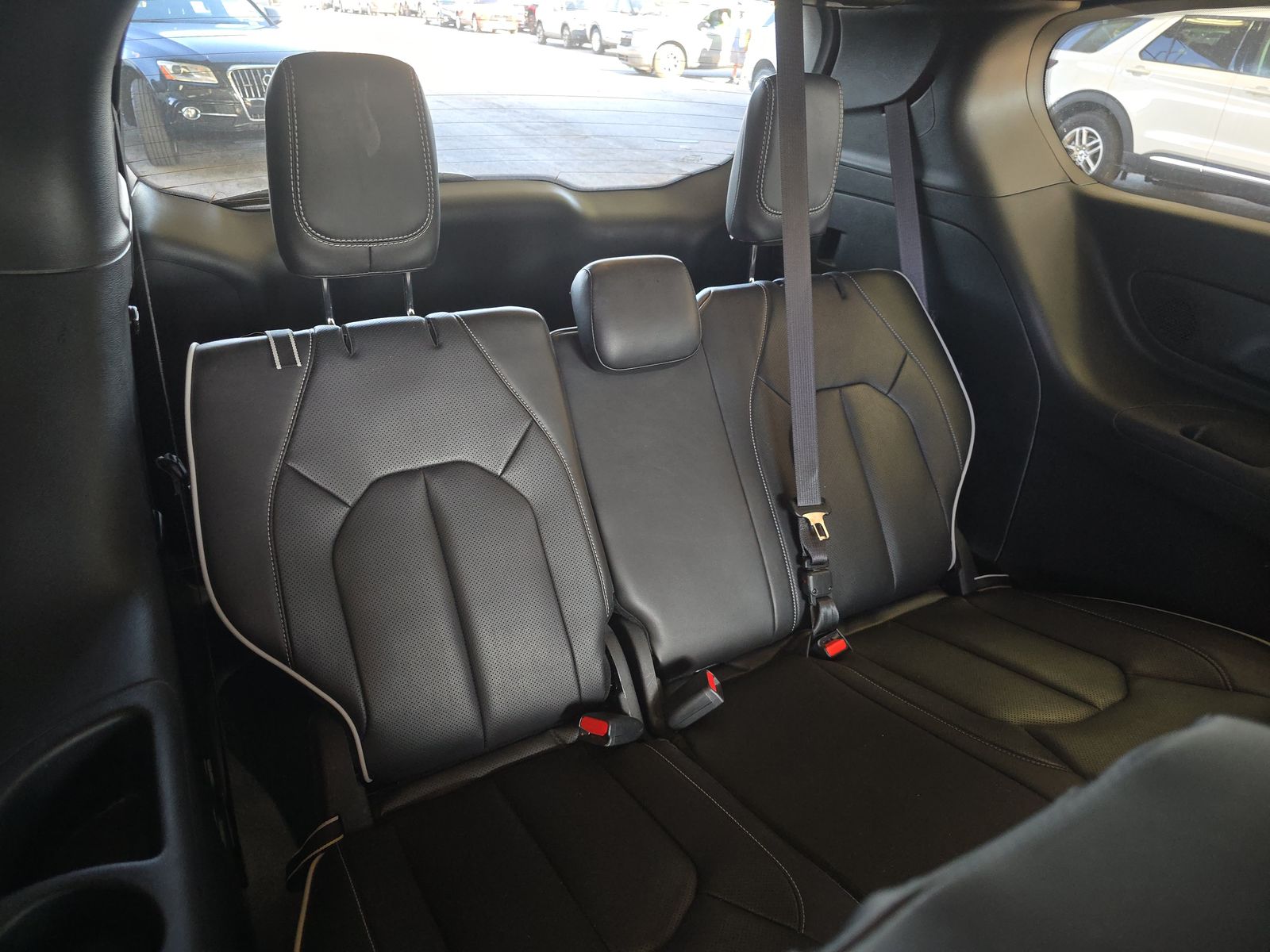 2026 Chrysler Pacifica Limited FWD