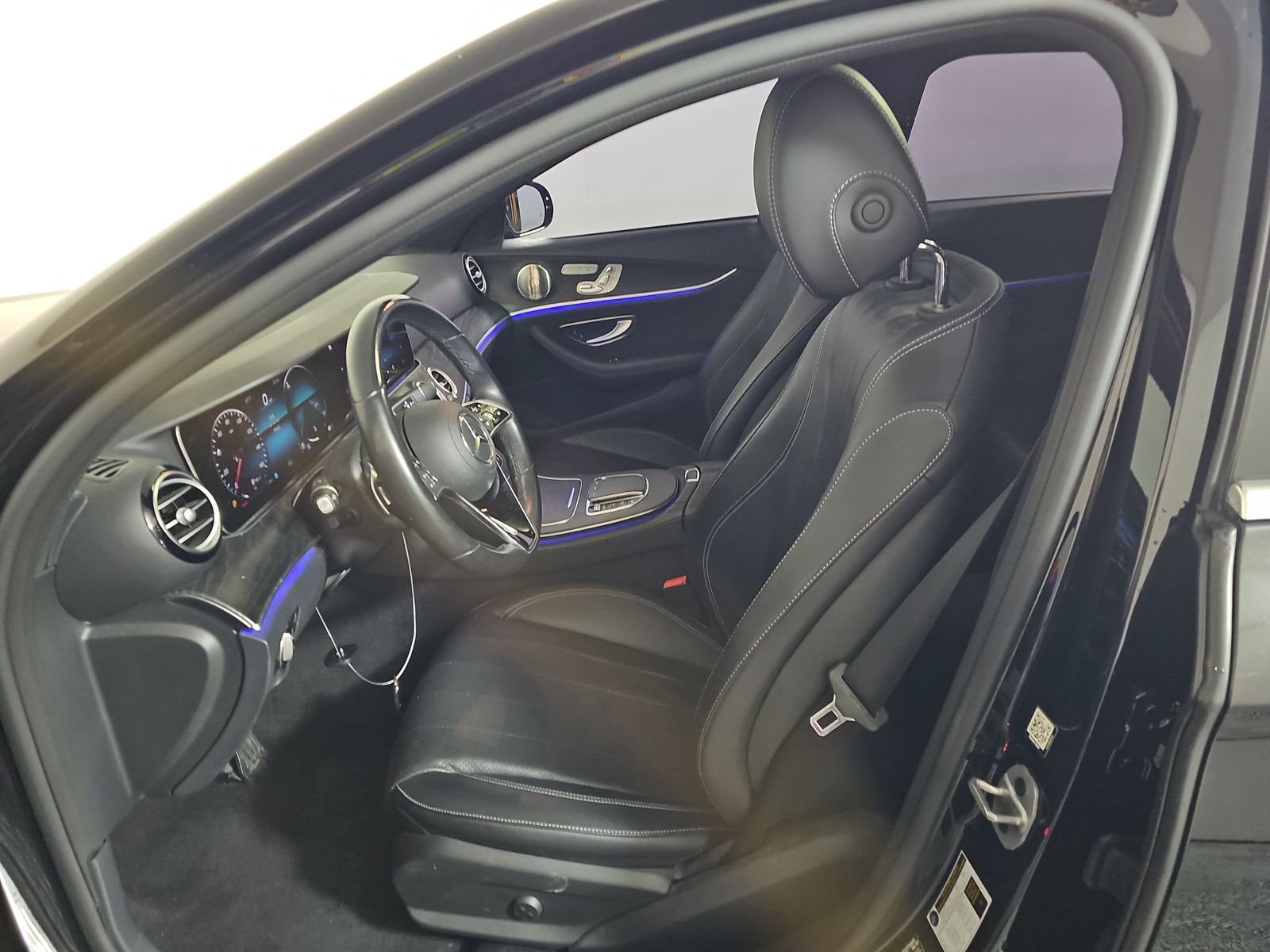 MERCEDES-BENZ E-CLASS - 8