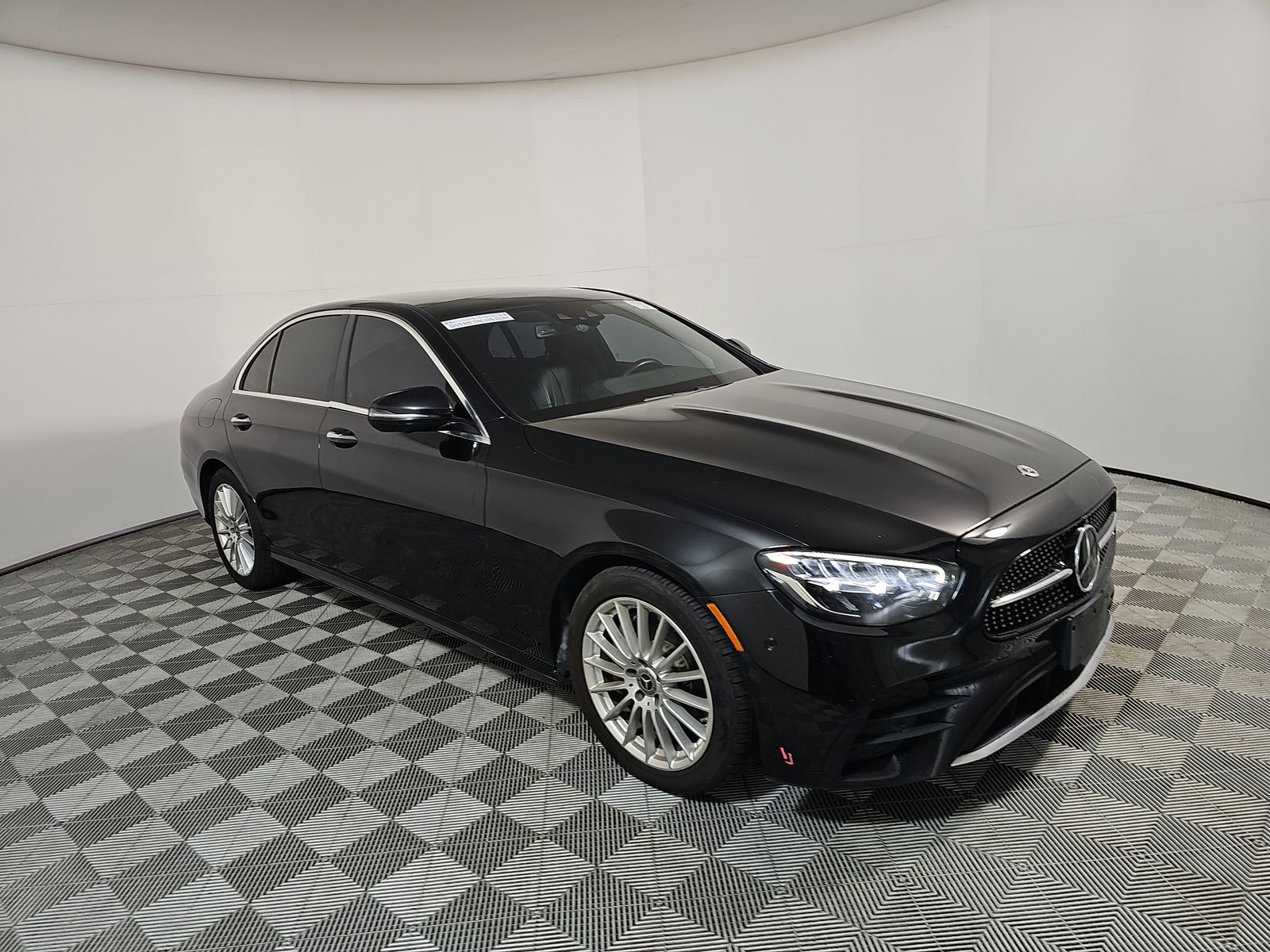 MERCEDES-BENZ E-CLASS - 4