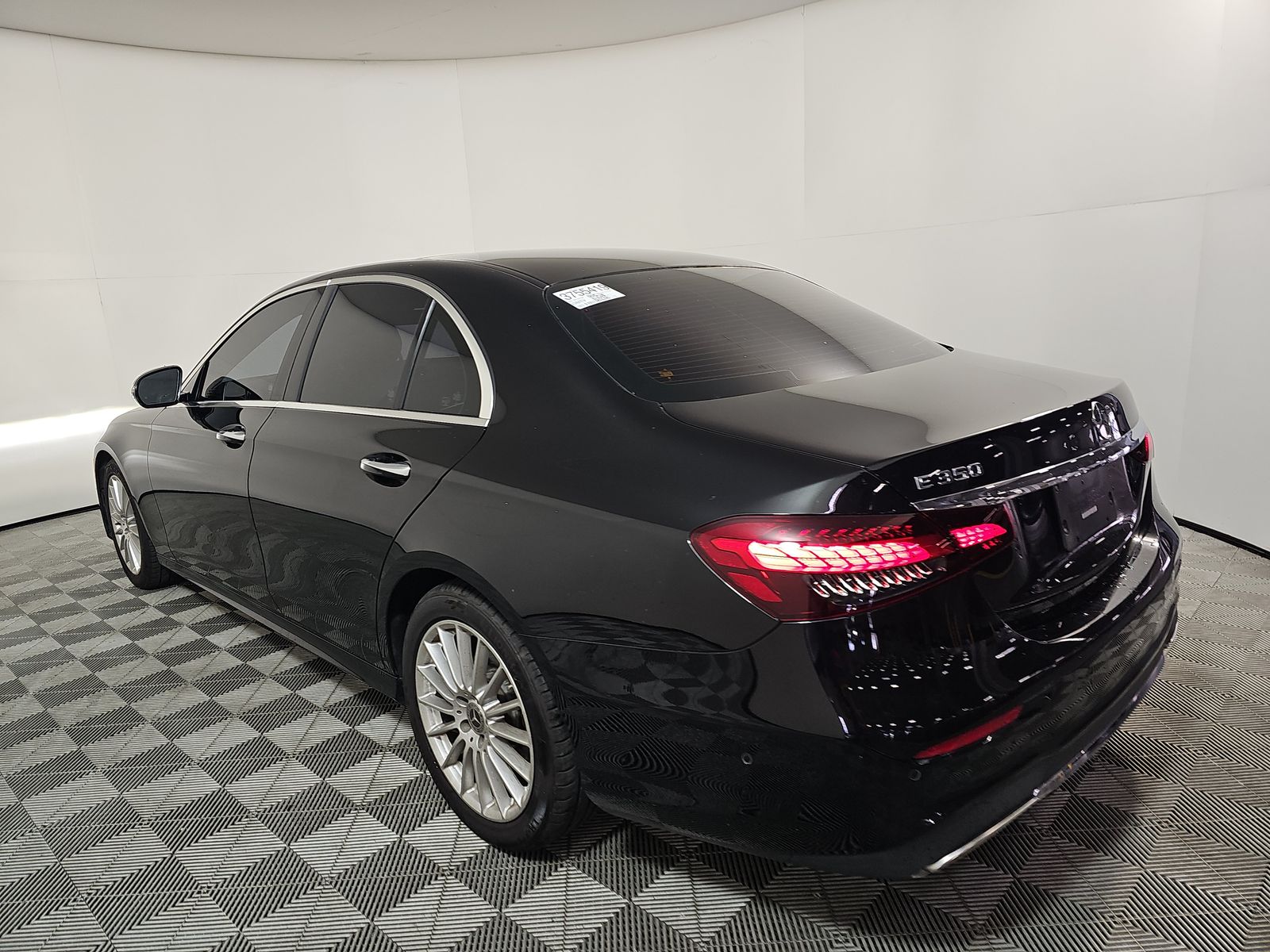 MERCEDES-BENZ E-CLASS - 7