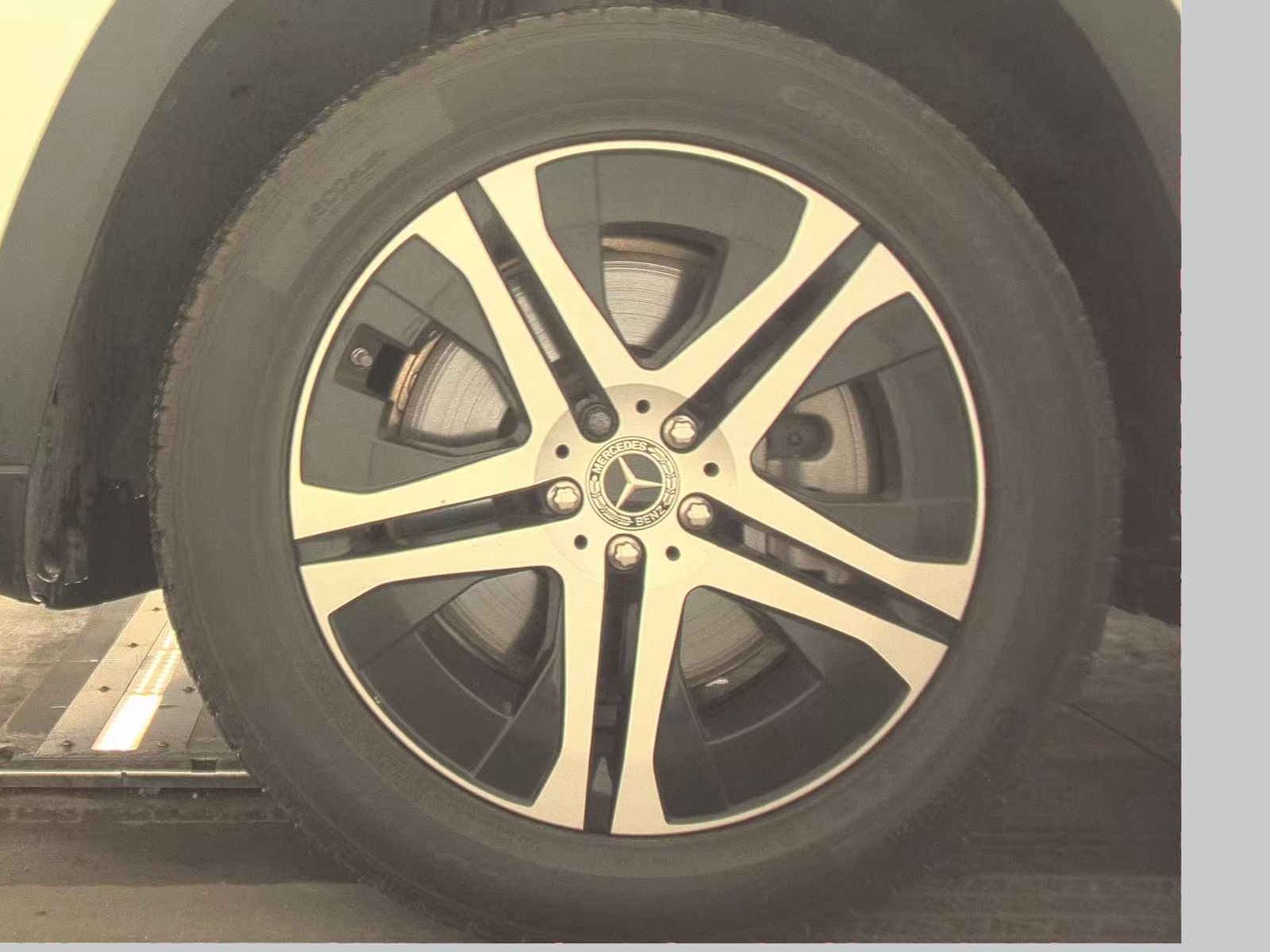 MERCEDES-BENZ GLS - 10