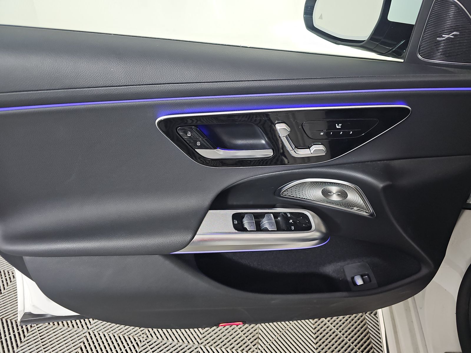 MERCEDES-BENZ E-CLASS - 10