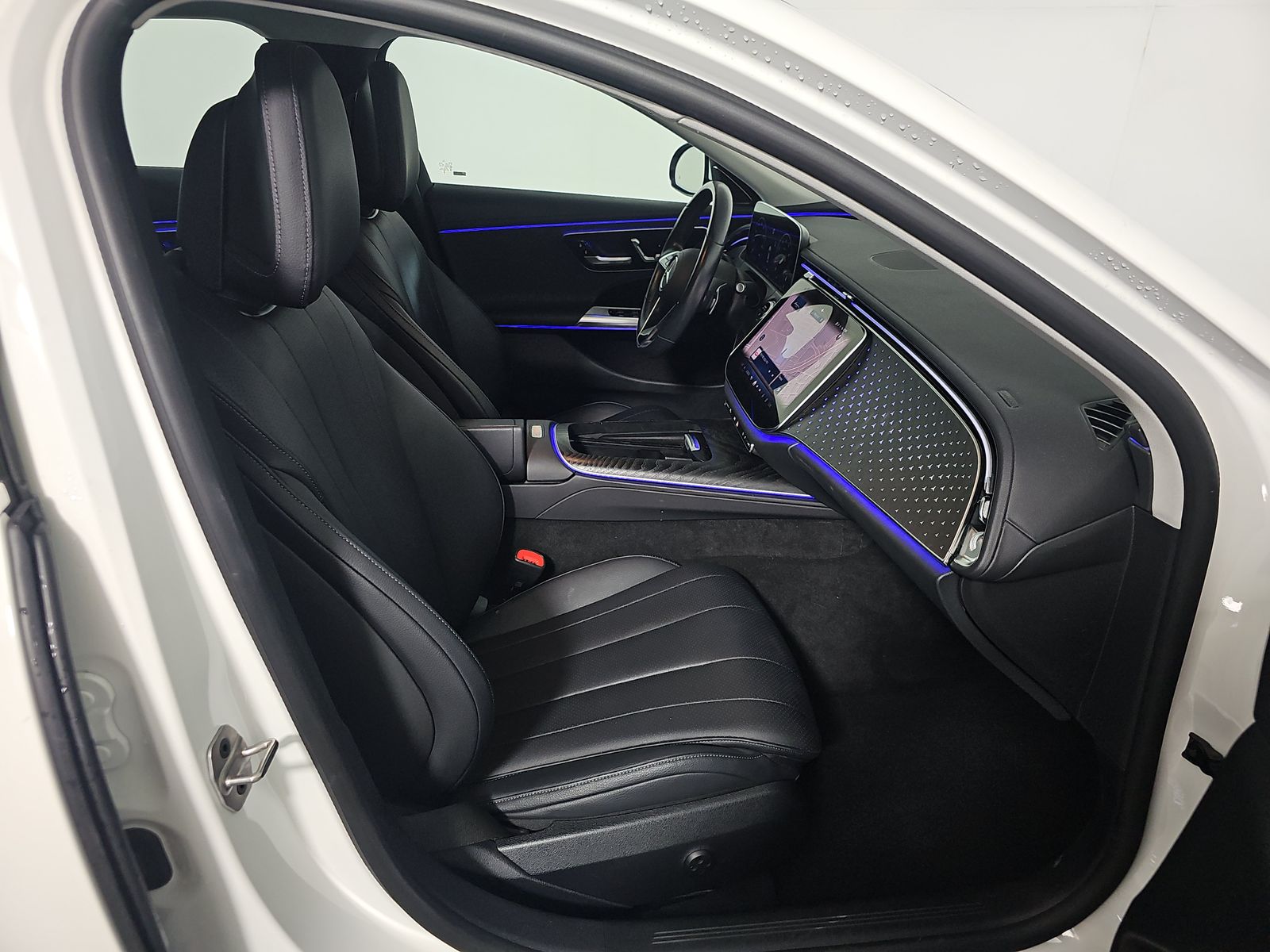 MERCEDES-BENZ E-CLASS - 9