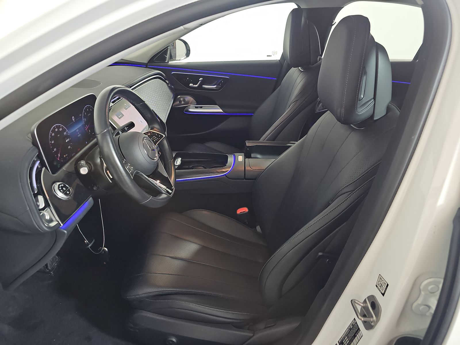 MERCEDES-BENZ E-CLASS - 8