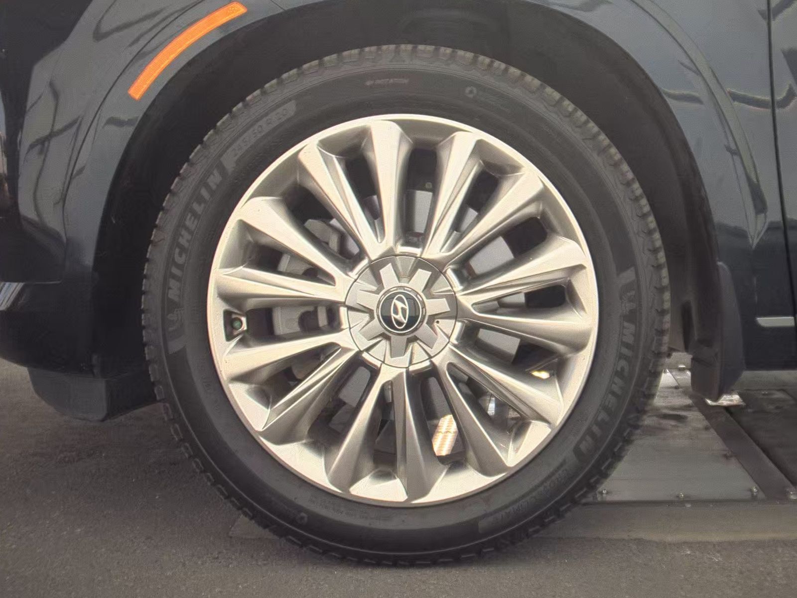 HYUNDAI LIMITED - 10