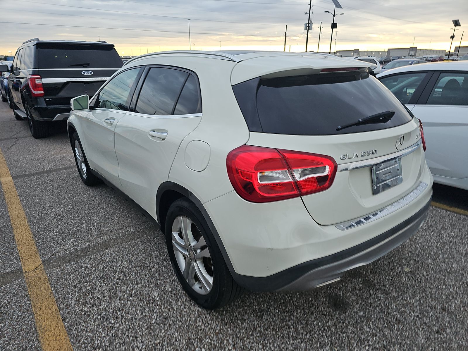 MERCEDES-BENZ GLA - 7