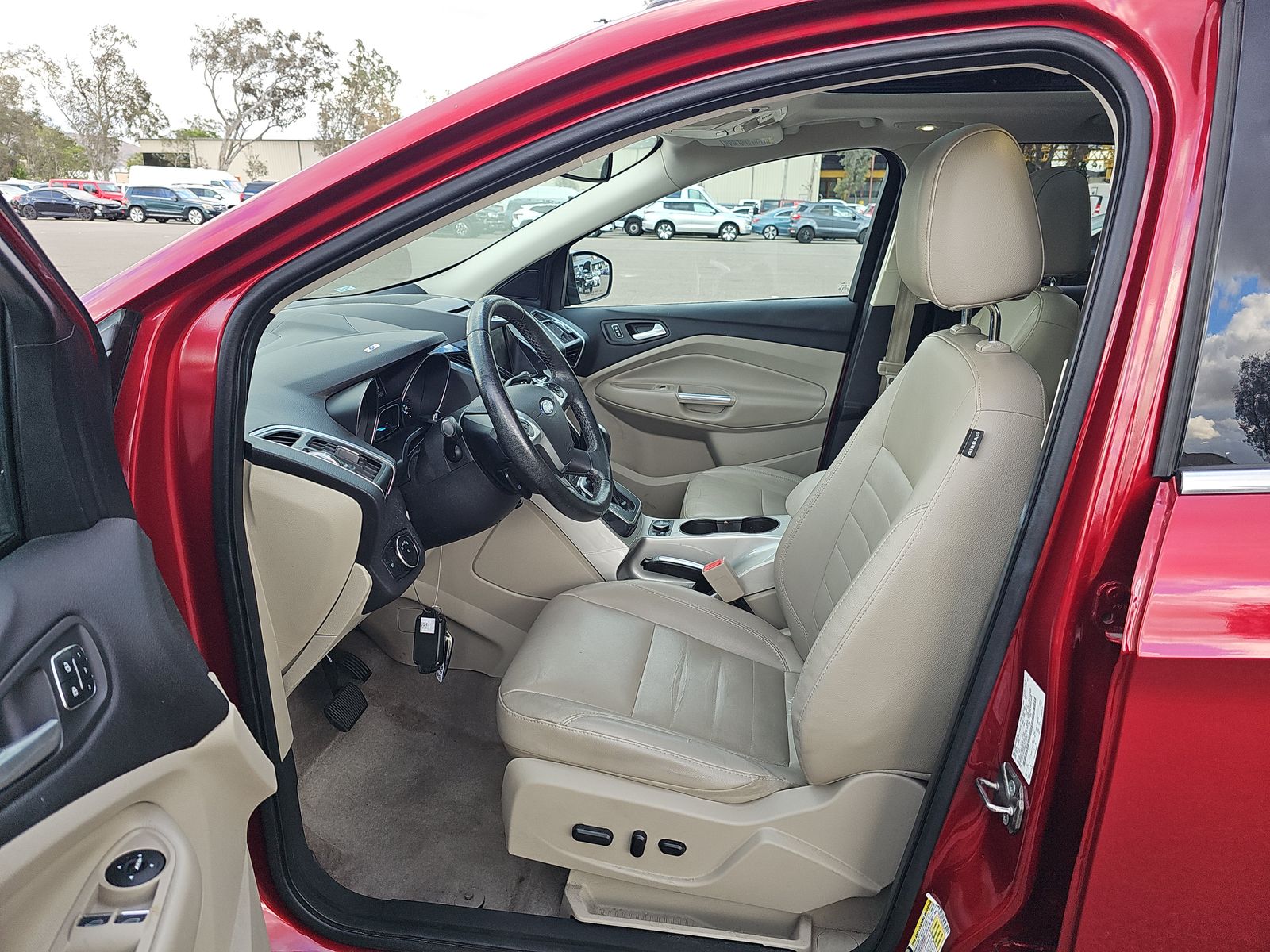 FORD ESCAPE - 8