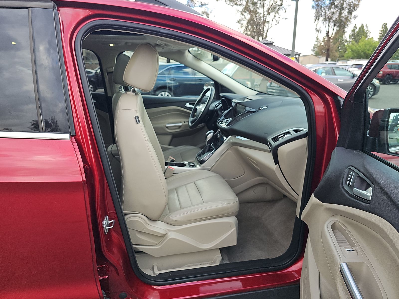 FORD ESCAPE - 9