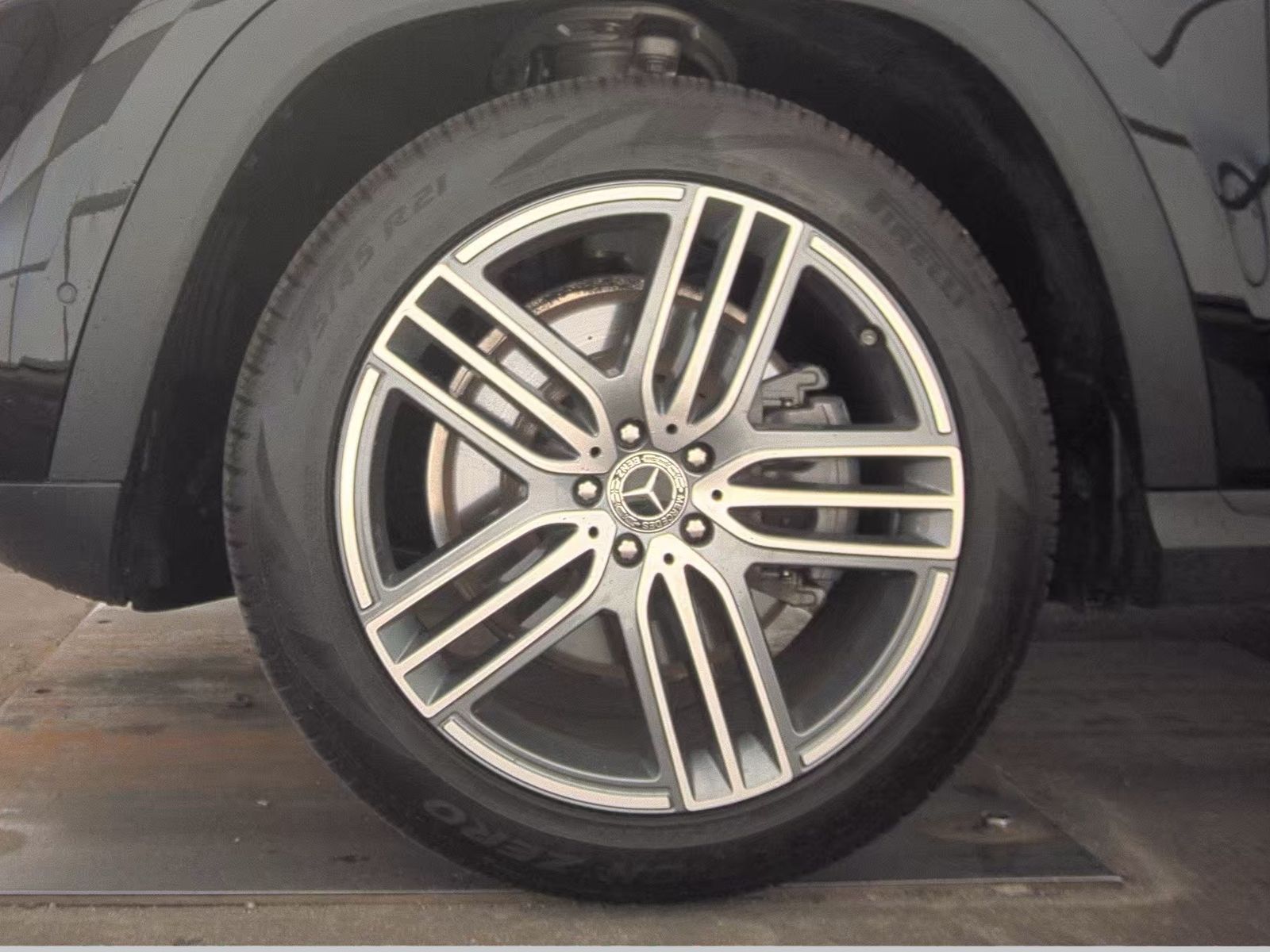 MERCEDES-BENZ GLS - 10