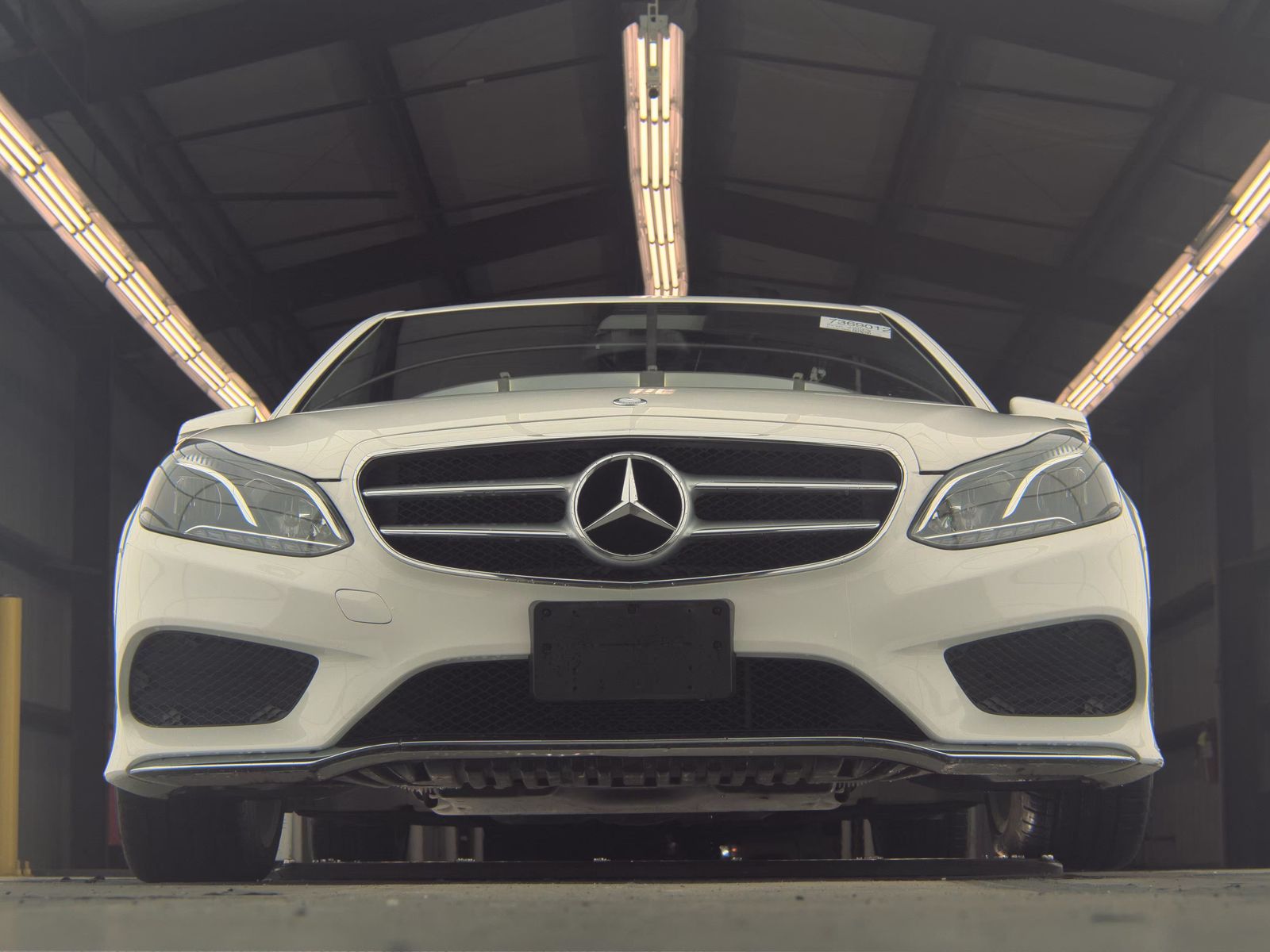 MERCEDES-BENZ E-CLASS - 4