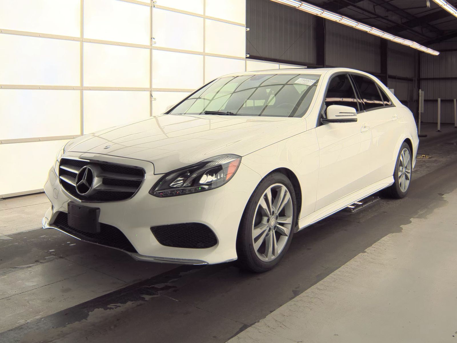 MERCEDES-BENZ E-CLASS - 1