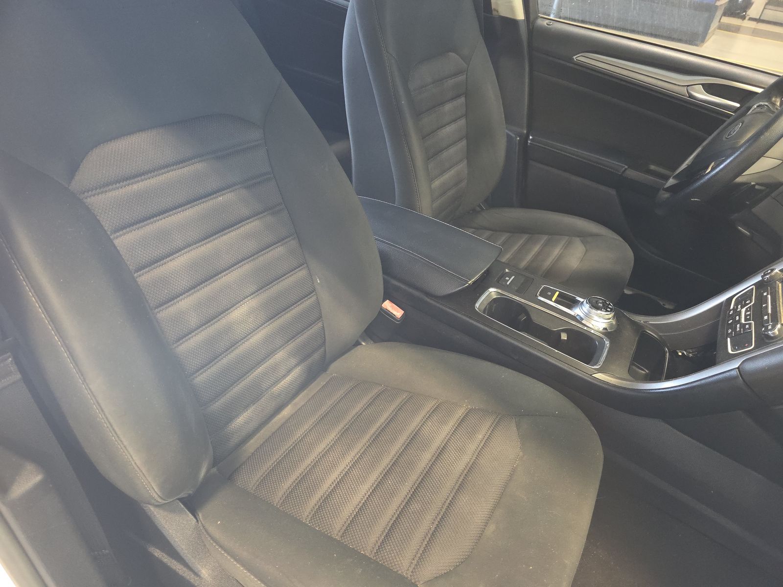 FORD FUSION - 9