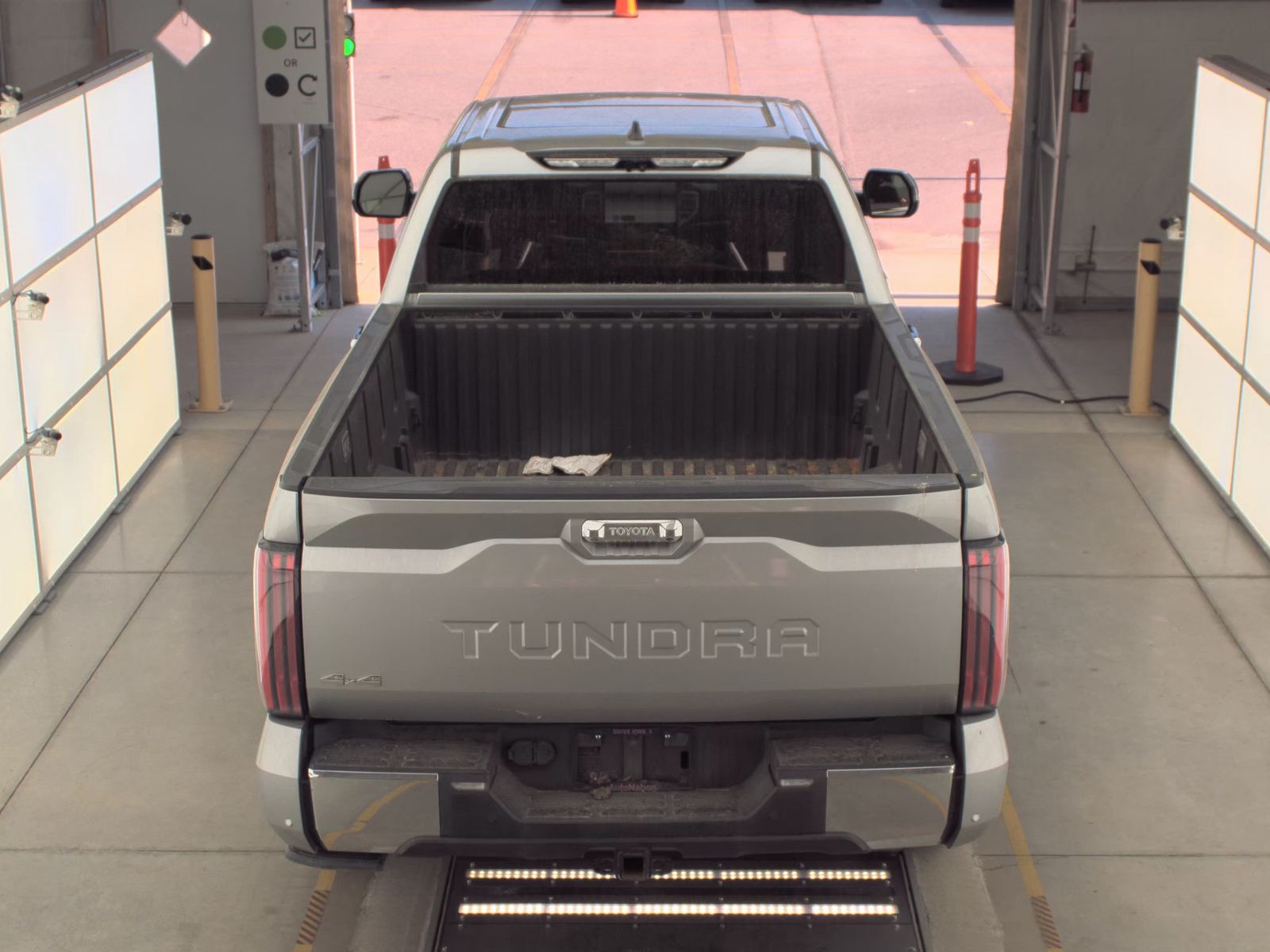 TOYOTA TUNDRA - 7