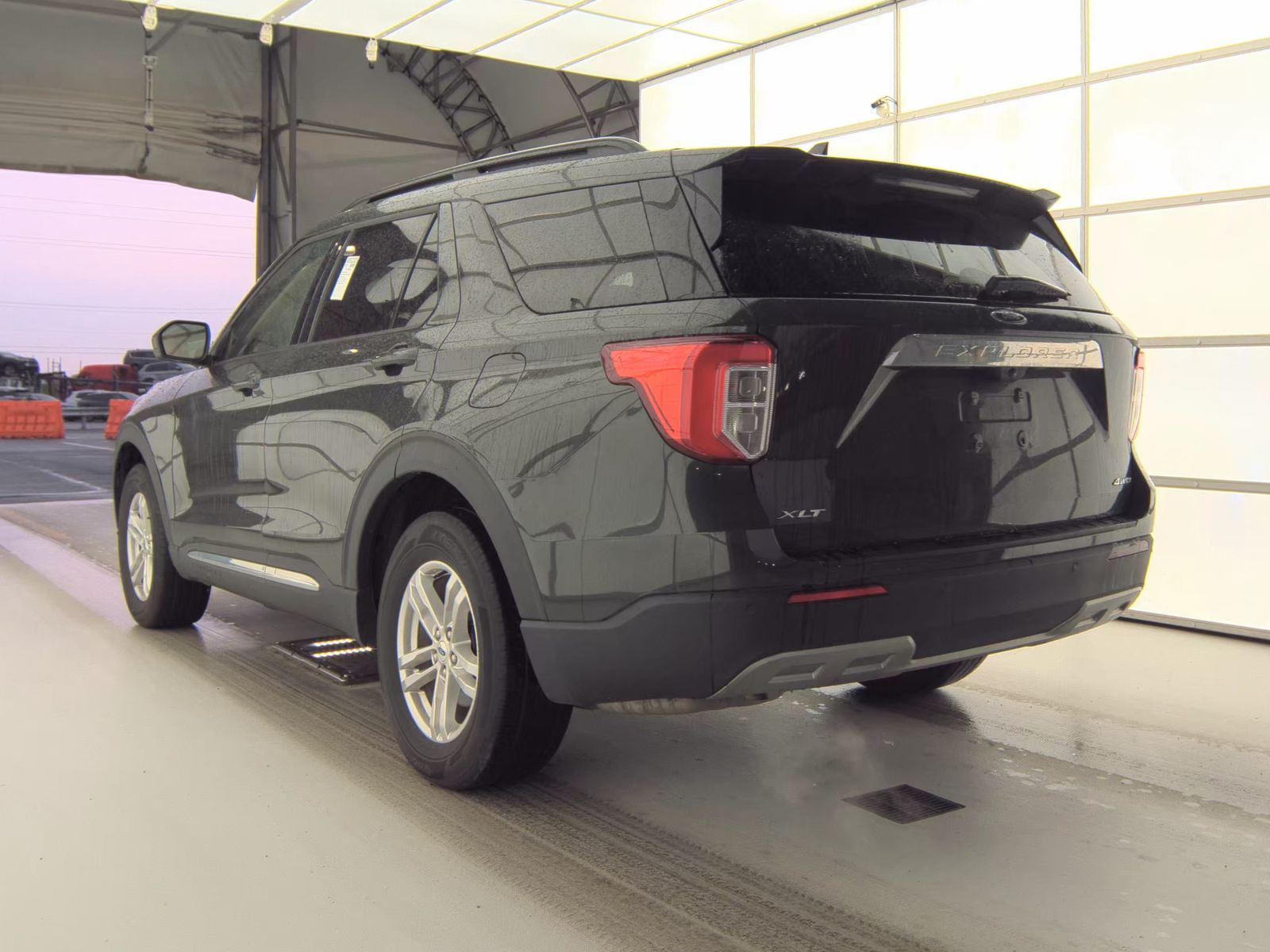 FORD EXPLORER - 9