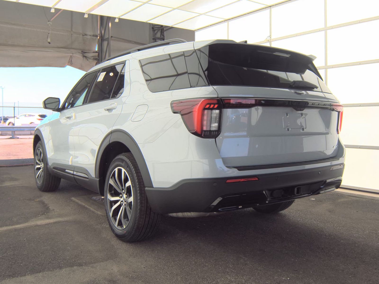 FORD EXPLORER - 9