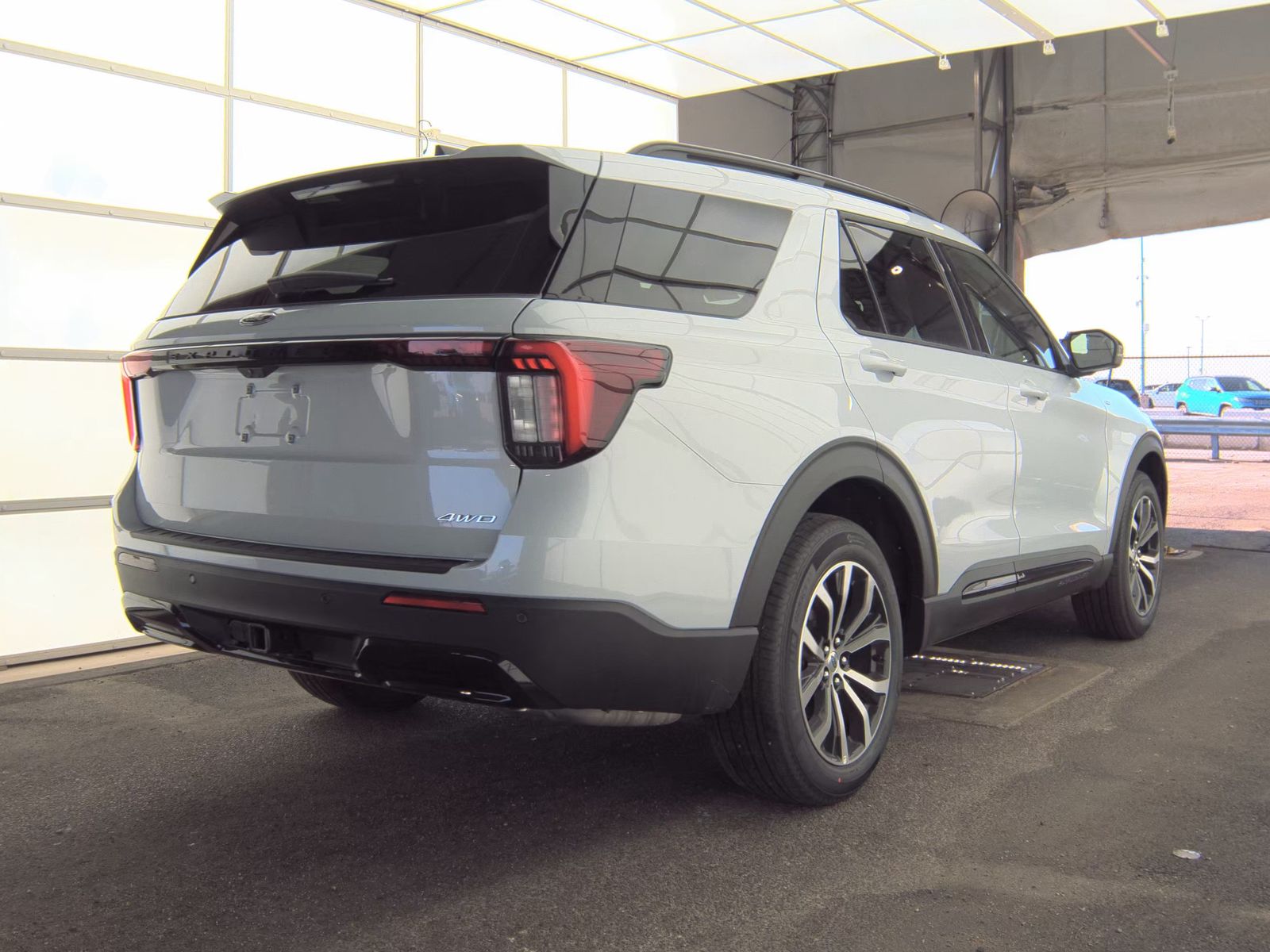 FORD EXPLORER - 6