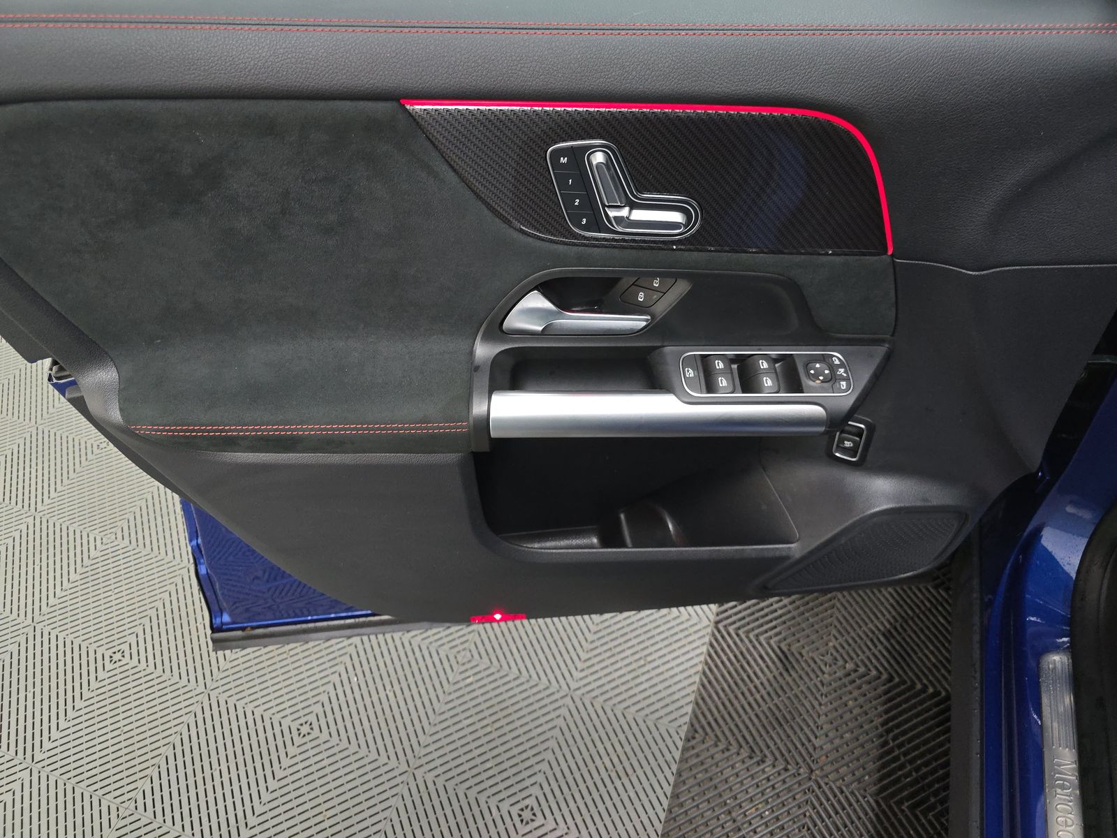 MERCEDES-BENZ GLA-CLASS - 10