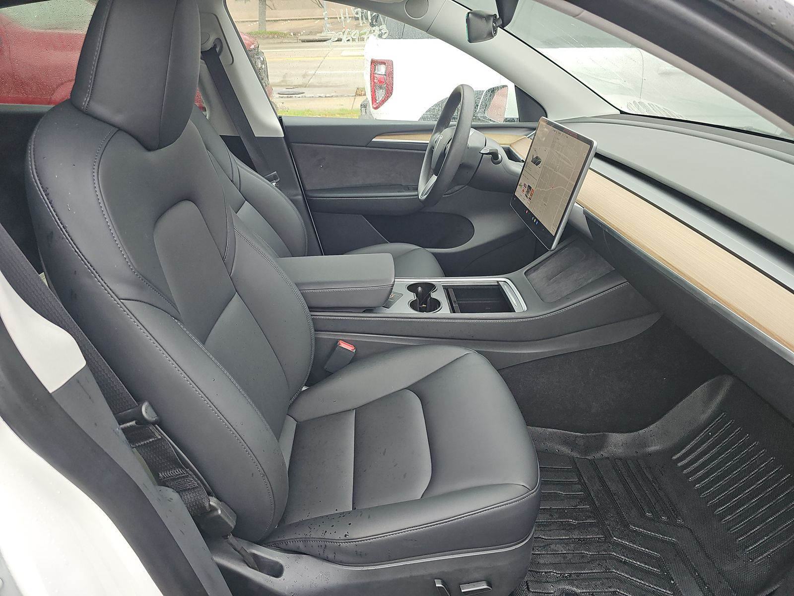 TESLA MODEL Y - 9