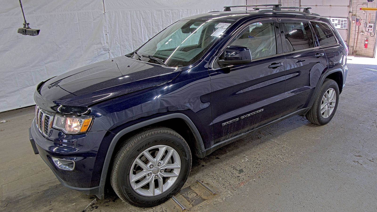 JEEP LAREDO - 1
